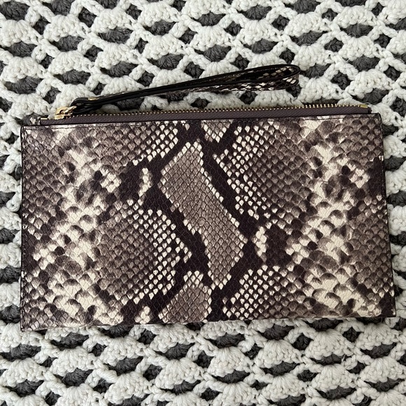 Michael Kors Snake Print Clutch with gold hardware - Picture 2 of 4